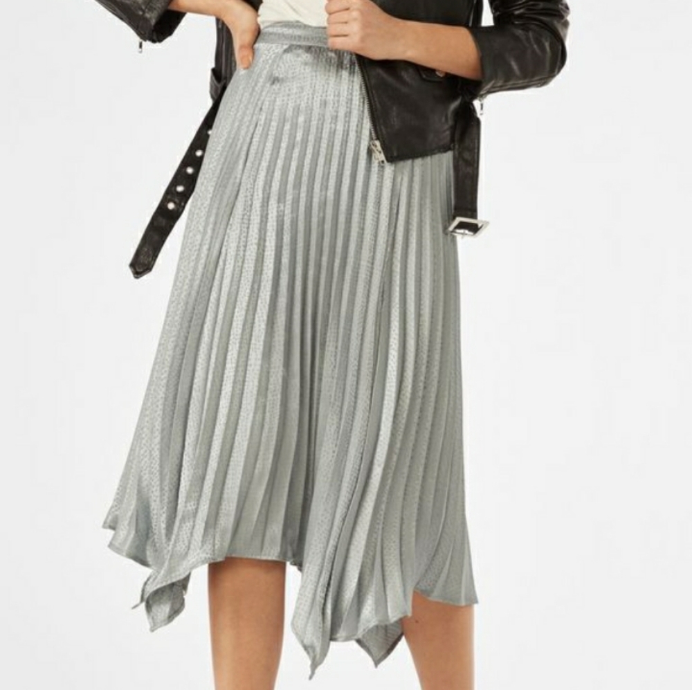 JUSTFAB Women's Pleated Draped Skirt Metallic Silver
